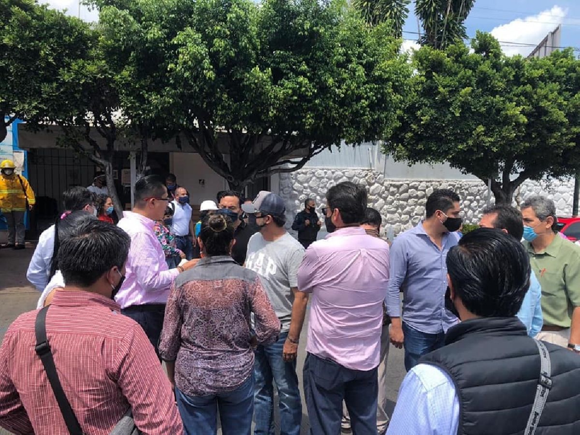 Ante activación de alerta sísmica, alcalde coordina evacuación del SAPAC
