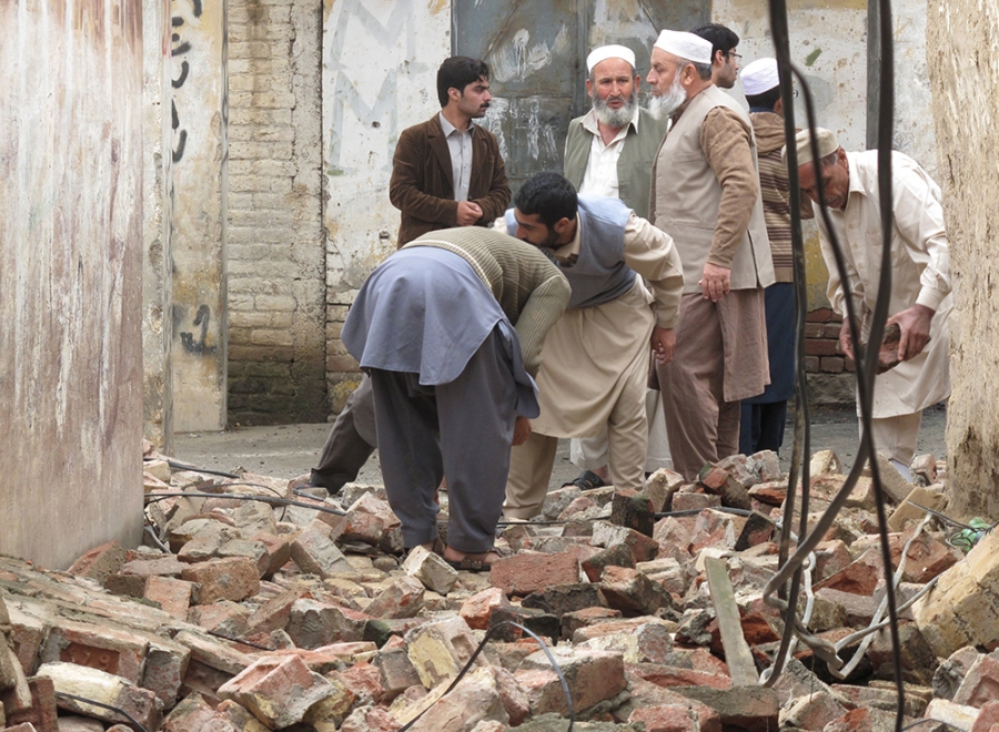 Terremoto azota Afganistán y Pakistán; hay decenas de muertos