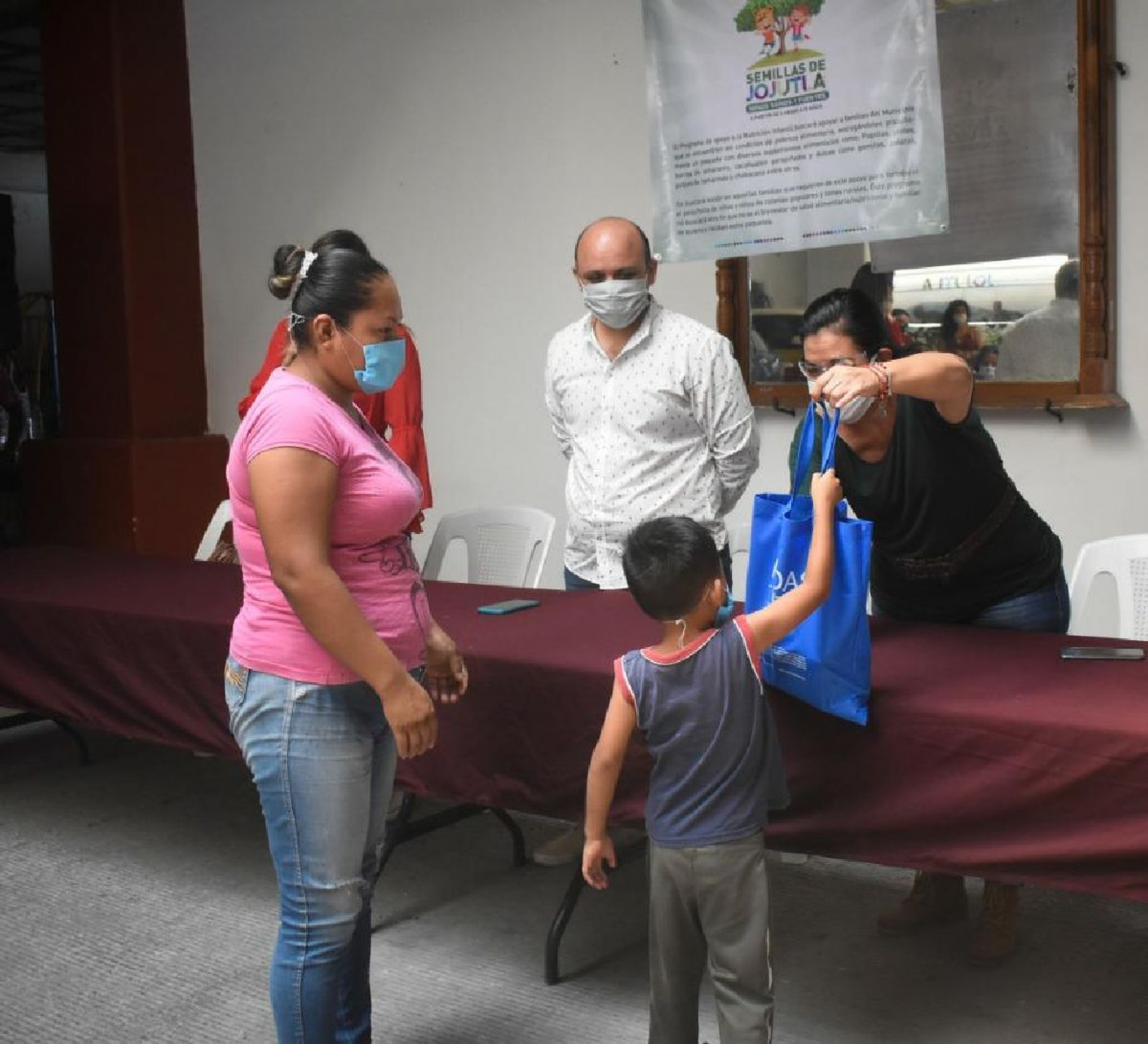Realizan primera entrega de paquetes de suplementos alimenticios en Jojutla