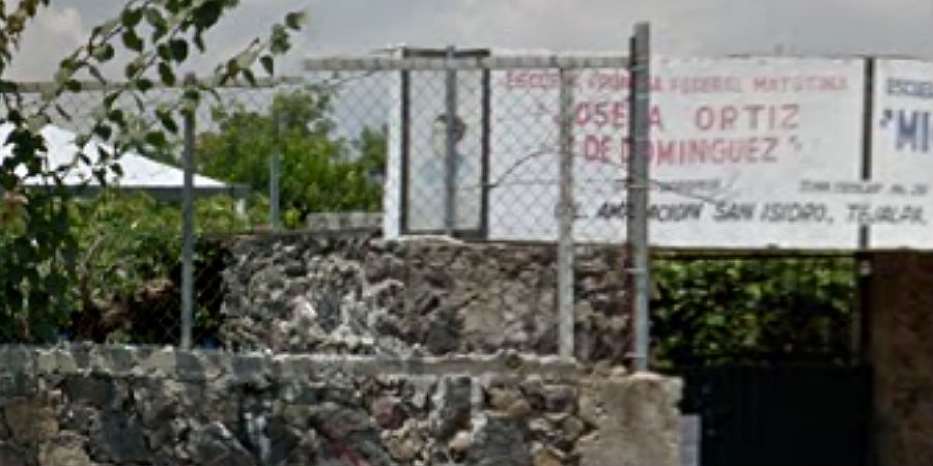 Suspenden padres de familia clases en la escuela 'Josefa Ortiz de Domínguez'