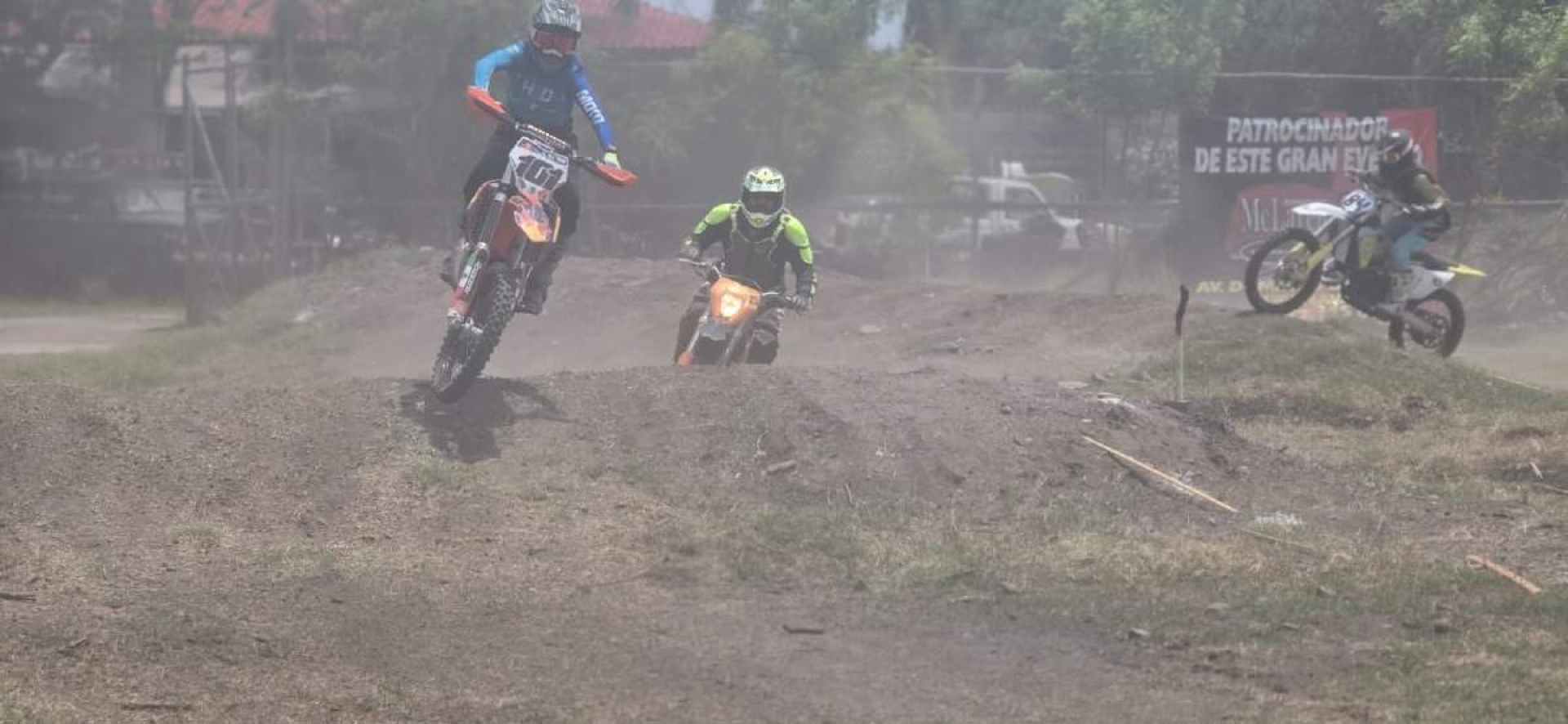 Vibrante Primera Copa Enduro de motociclismo