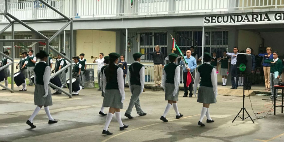 Refiere IEBEM que 800 escuelas tienen daños de moderados a graves