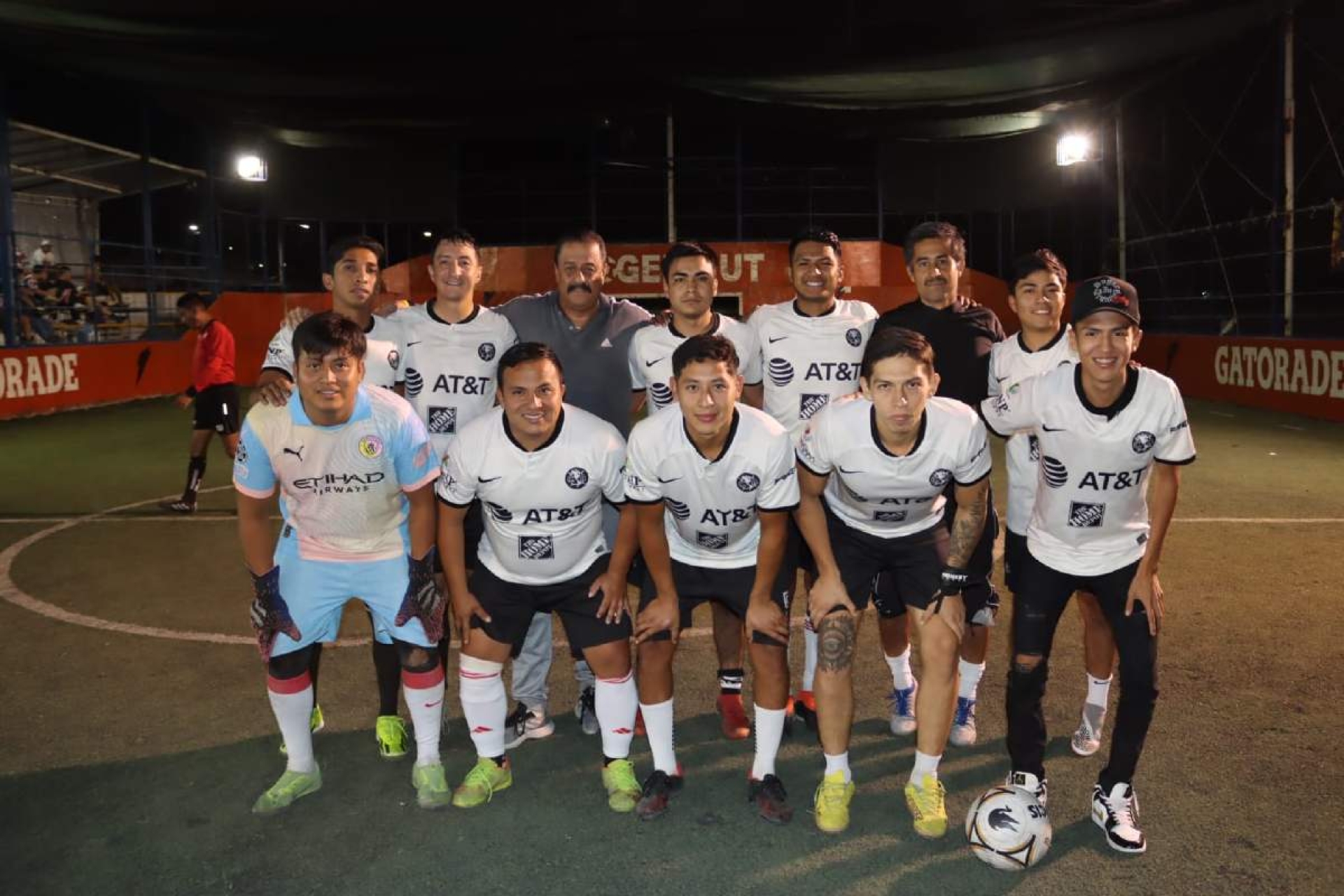 Avanzan a la final