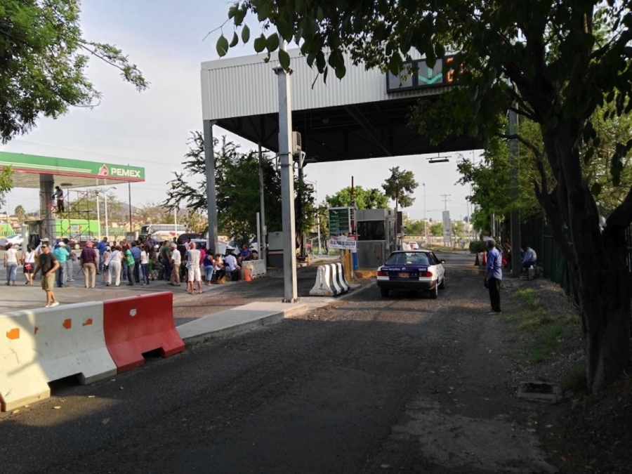 Opositores al cobro de peaje en la autopista del Sol esperan respuesta de la SCT