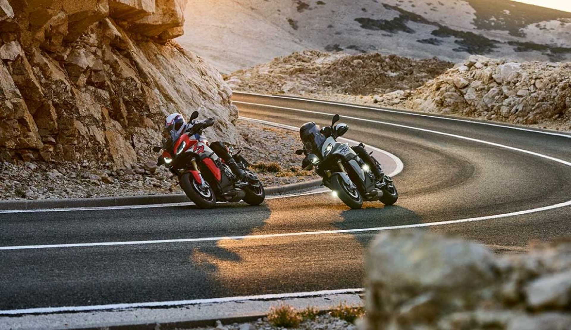 Presión correcta para viajar seguro en moto por carretera