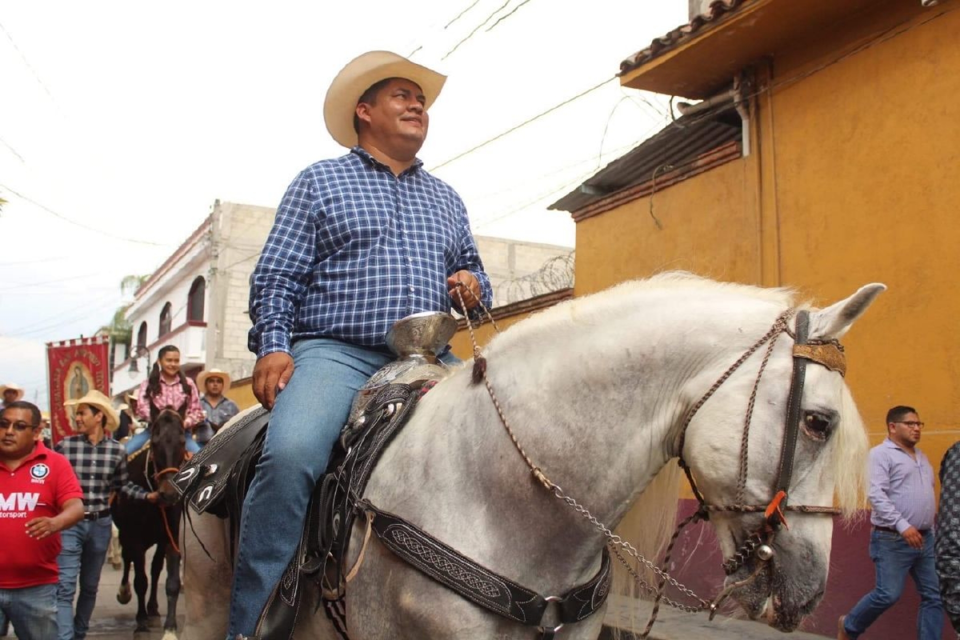 Encabeza Francisco Sánchez la Tradicional Cabalgata de la Amistad
