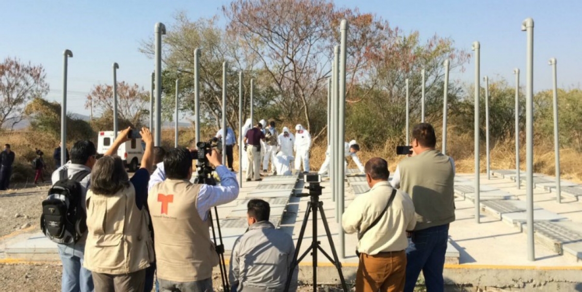 Entregan dos cuerpos identificados de fosas de Tetelcingo