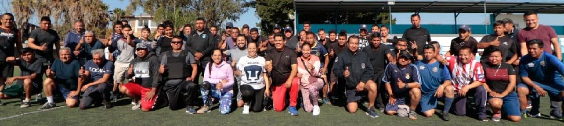 Entrega alcalde de Yecapixtla chalecos y placas antibalas a policías