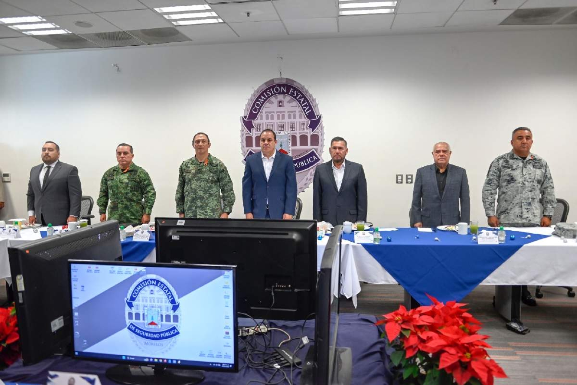 Entrega Cuauhtémoc Blanco reconocimientos a policías por su destacada labor en el desempeño de sus funciones