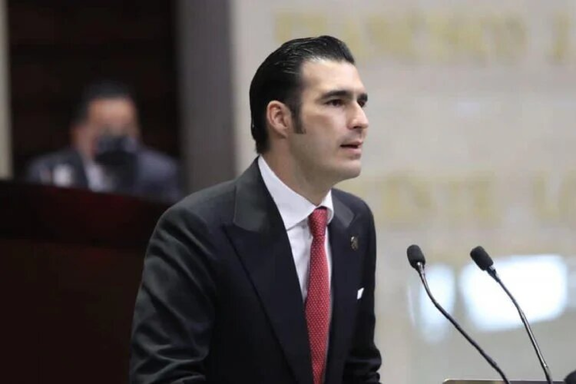 Miguel Torruco Garza se registra para la candidatura por la CDMX