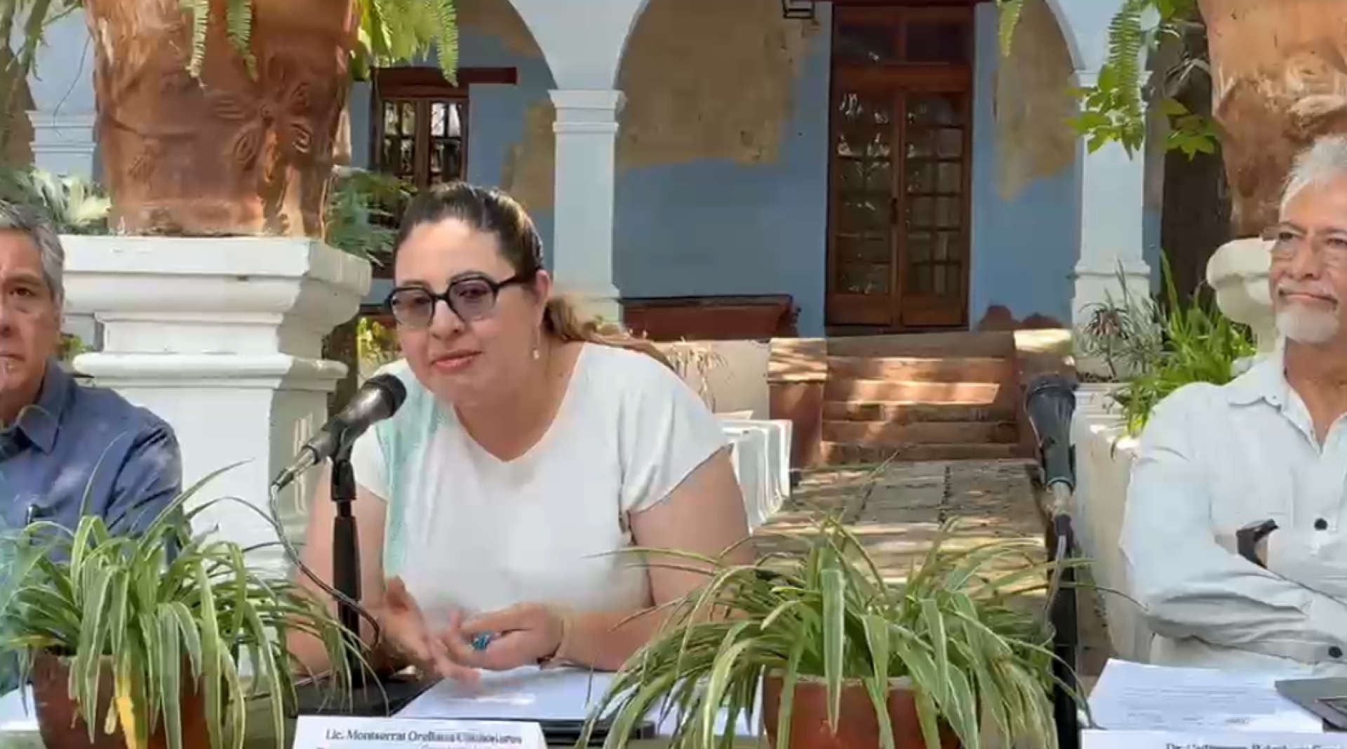 Realizarán 'Feria del Libro y de la Rosa' en el jardín Borda, el 24 y 25 de abril