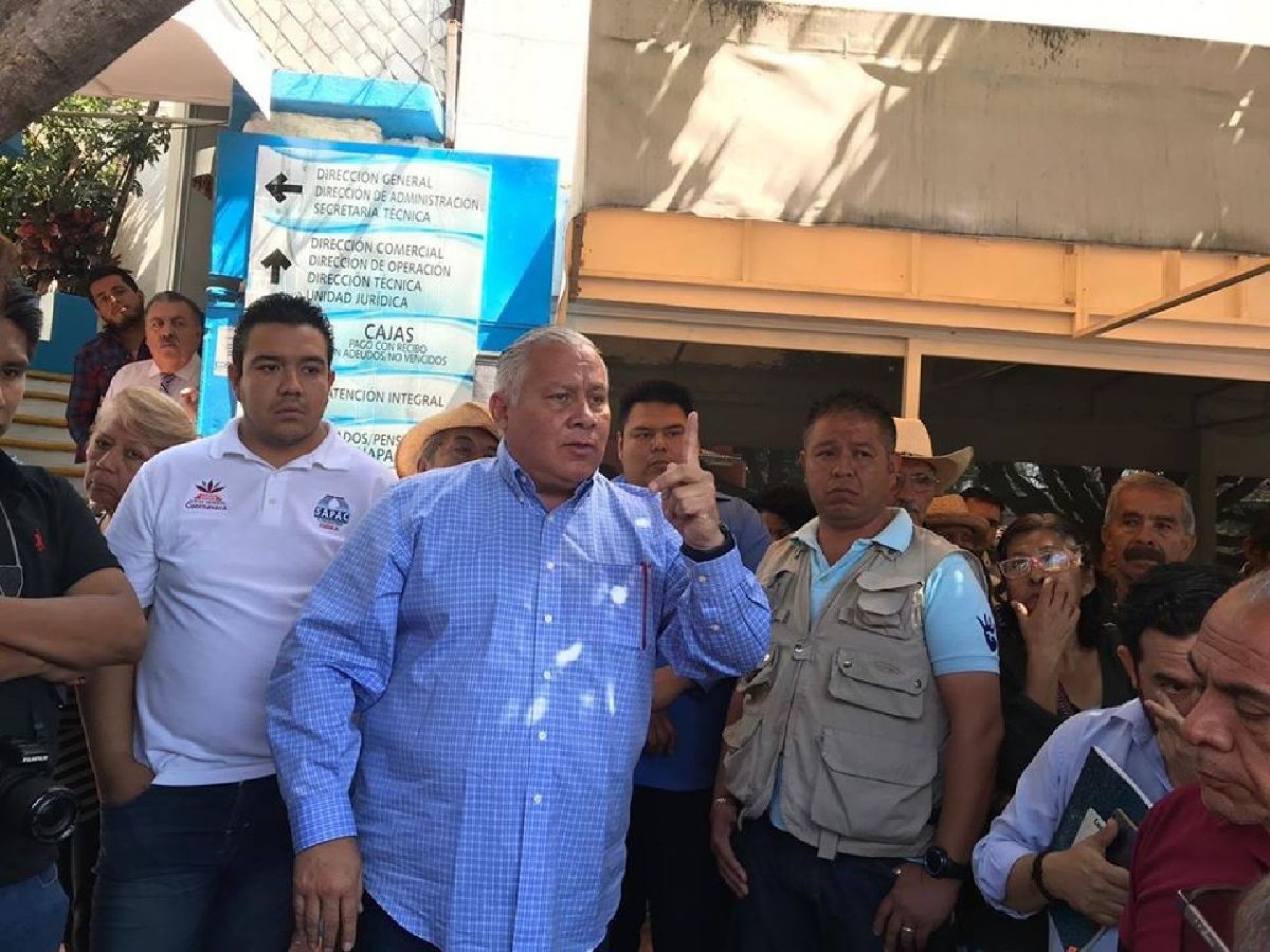 Vecinos de Acapantzingo exigen más agua