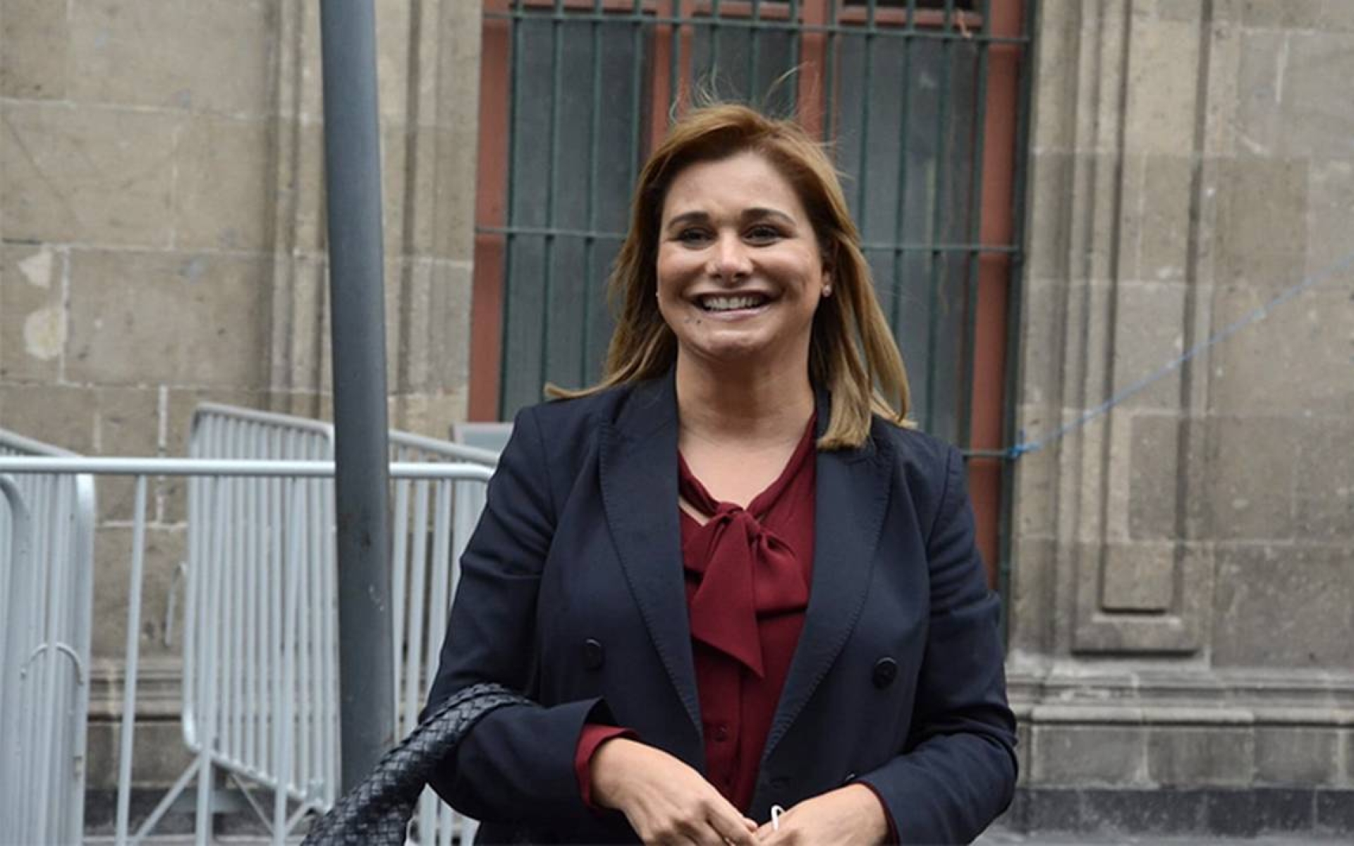 Gobernadora de Chihuahua busca reunión con Sheinbaum tras muerte de agentes de EU