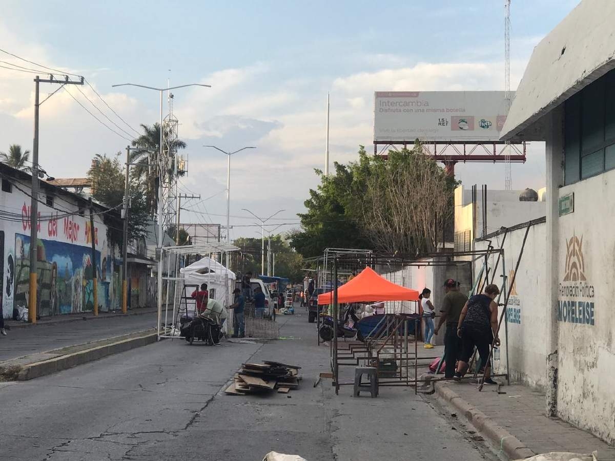 Comienzan a instalar puestos de la Feria de Año Nuevo