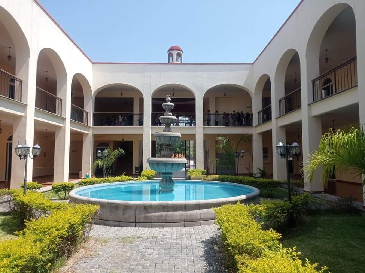 Promueven oferta de educación superior de la UAEM en el poniente