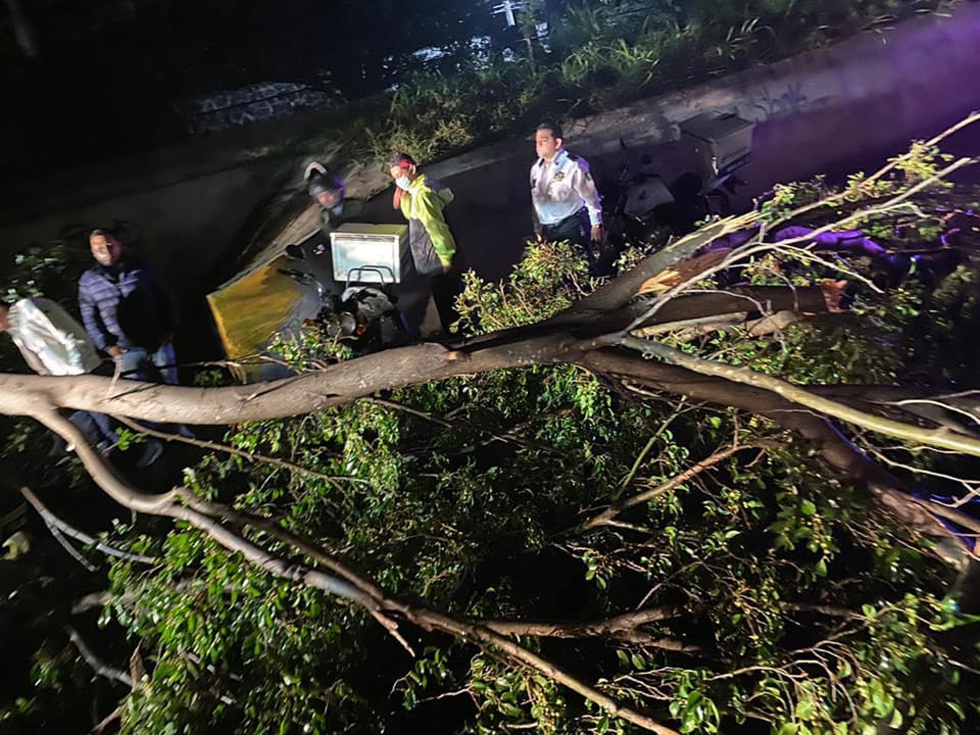 Atiende Cuernavaca auxilios por lluvias