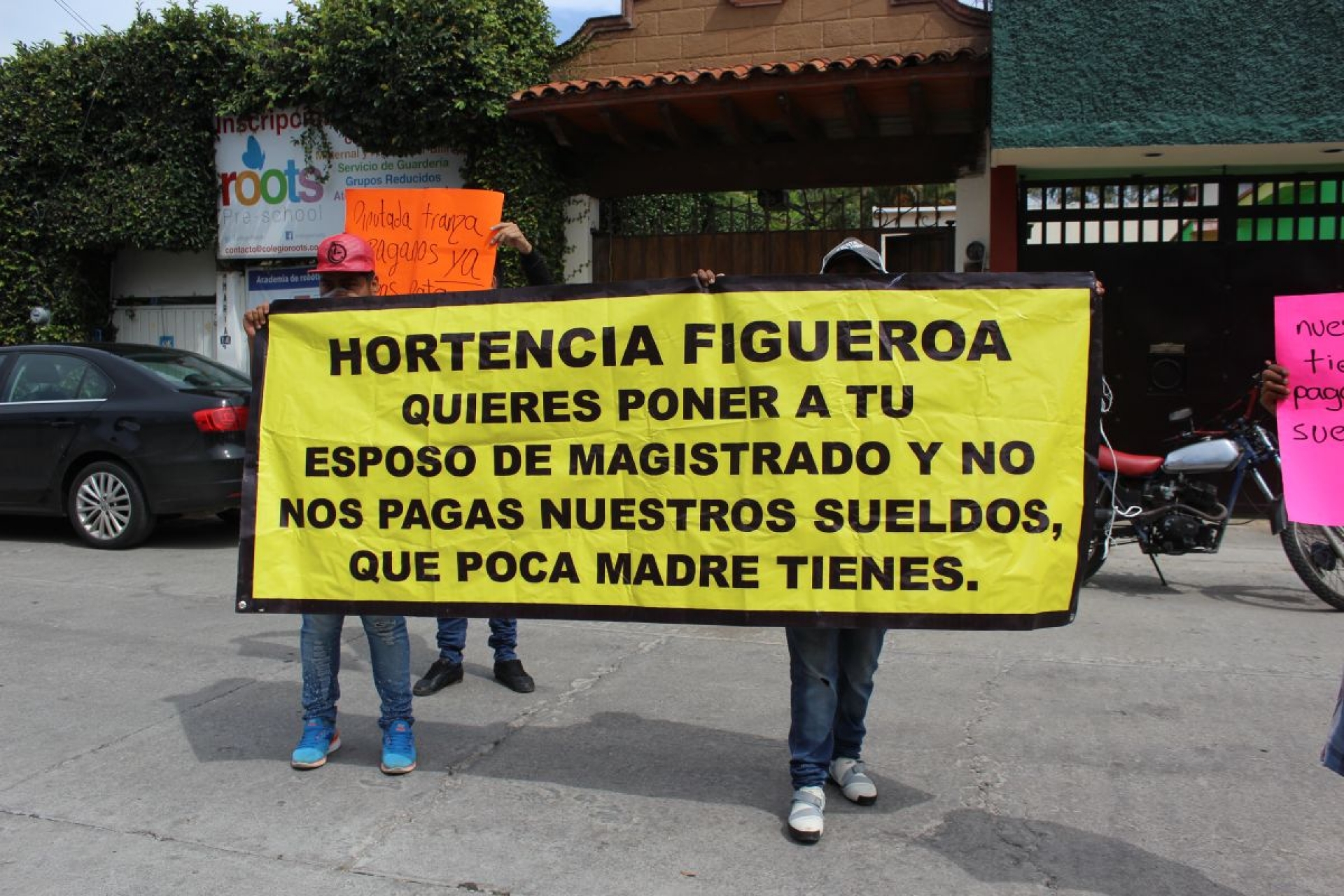 Trabajadores del Congreso reclaman a Hortencia Figueroa su pago