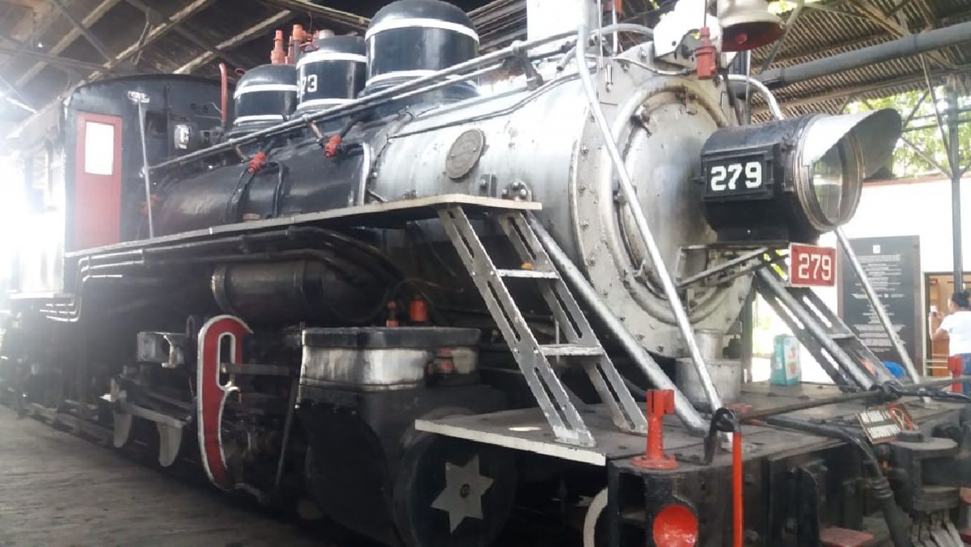 Buscan rescatar la antigua locomotora del Tren Escénico de Cuautla