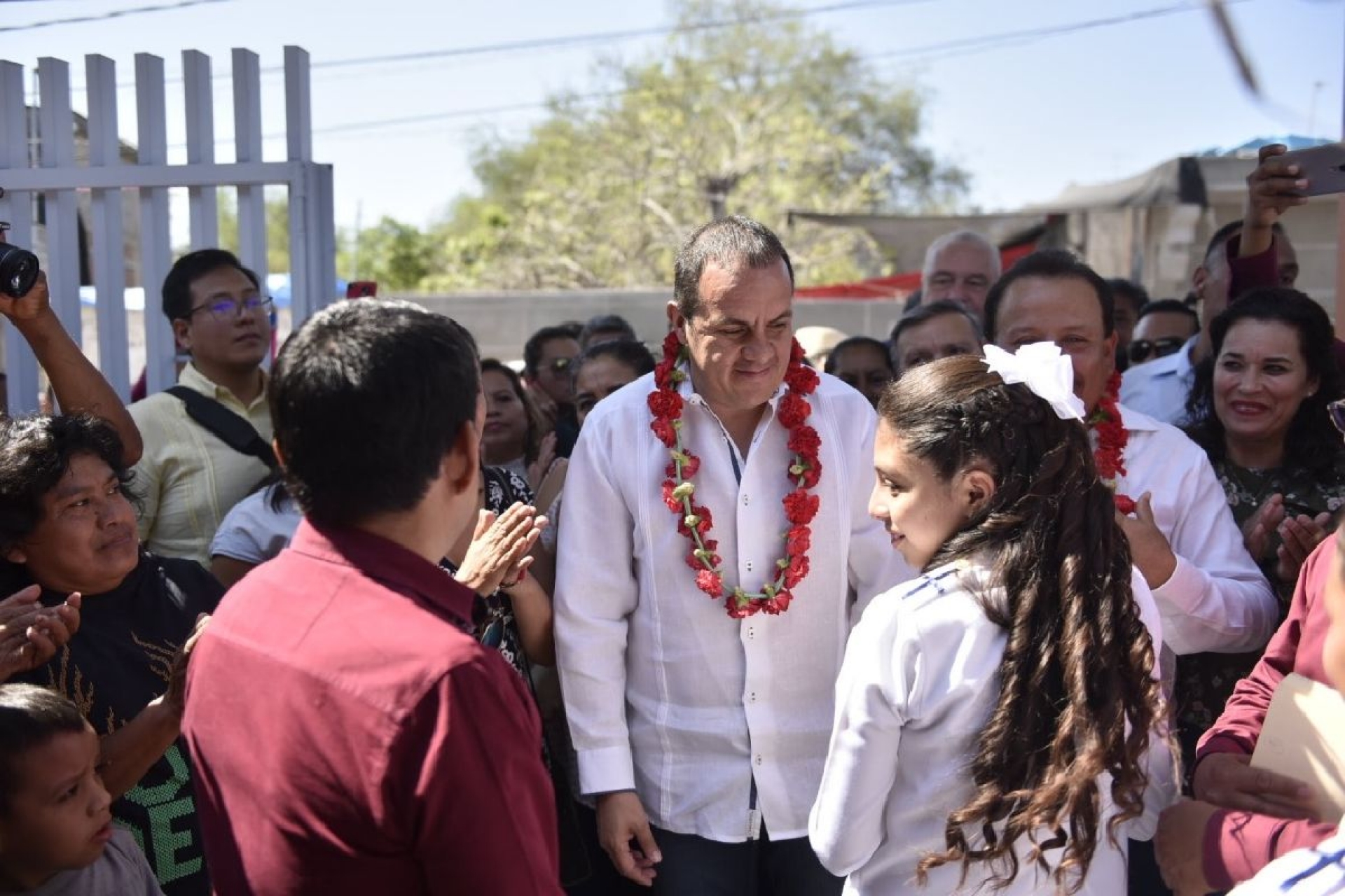 Concluye reconstrucción de primaria en Axochiapan, compromiso de Cuauhtémoc Blanco