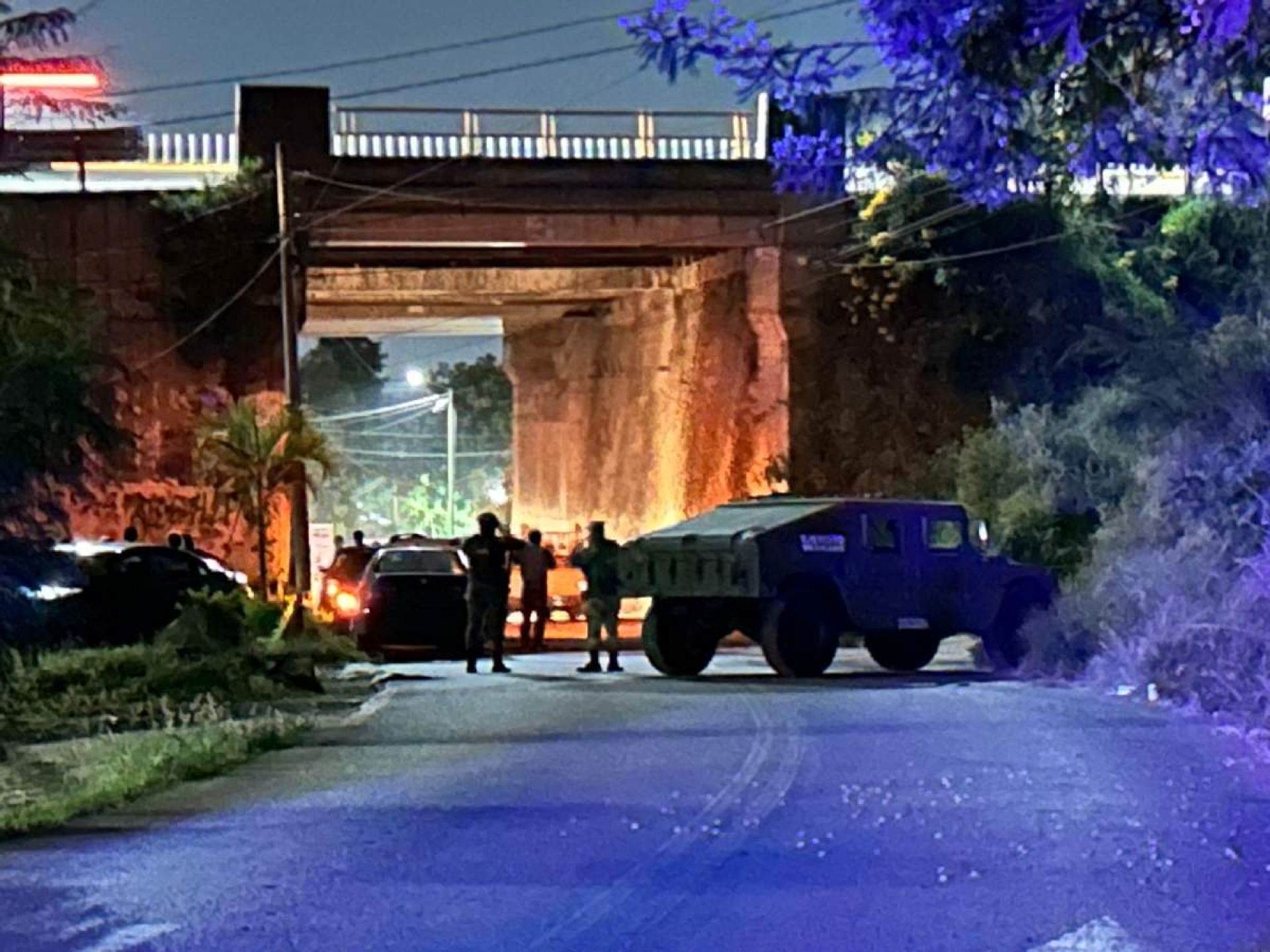Acribillan a tres hombres en Ocotepec