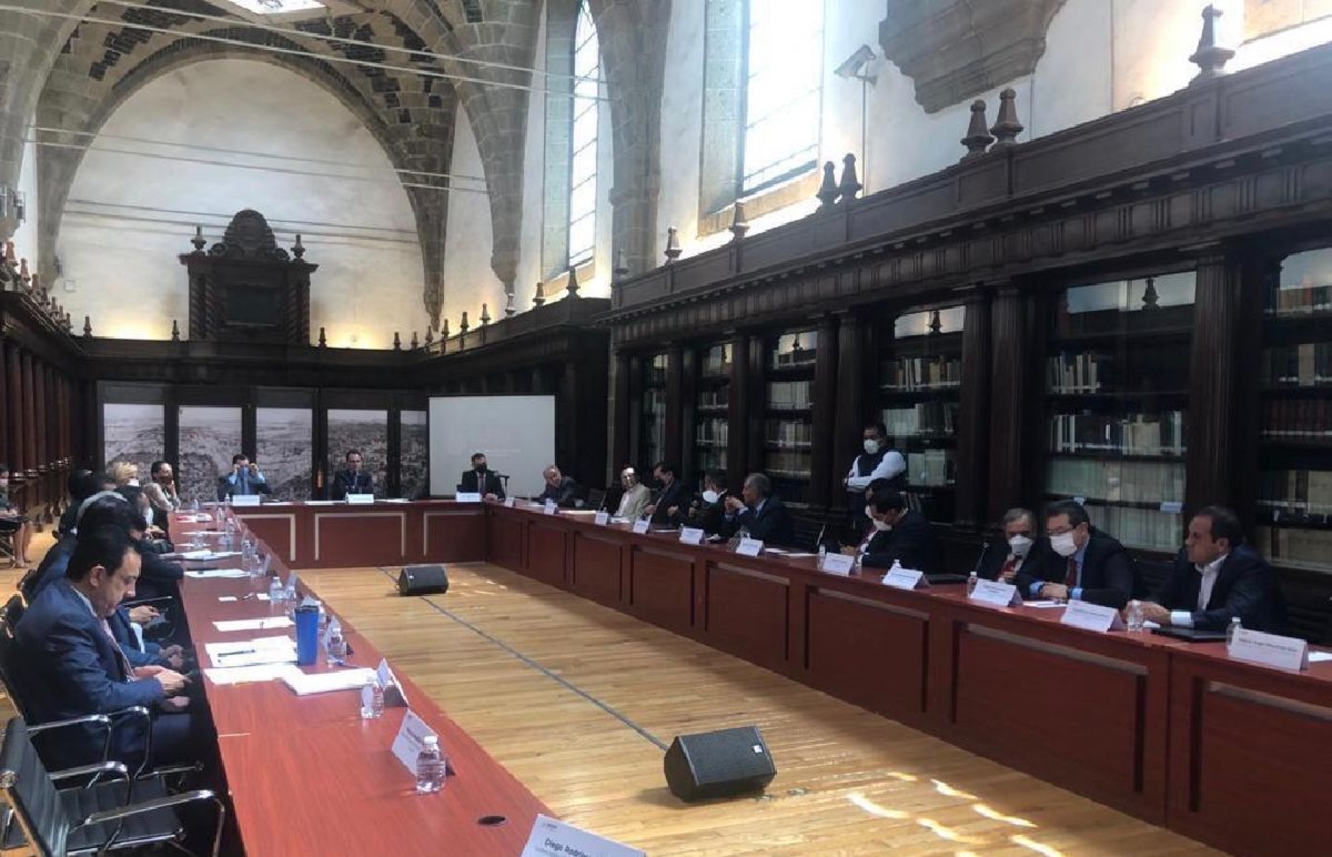 Participa Cuauhtémoc Blanco en reunión de trabajo Conago-SHCP