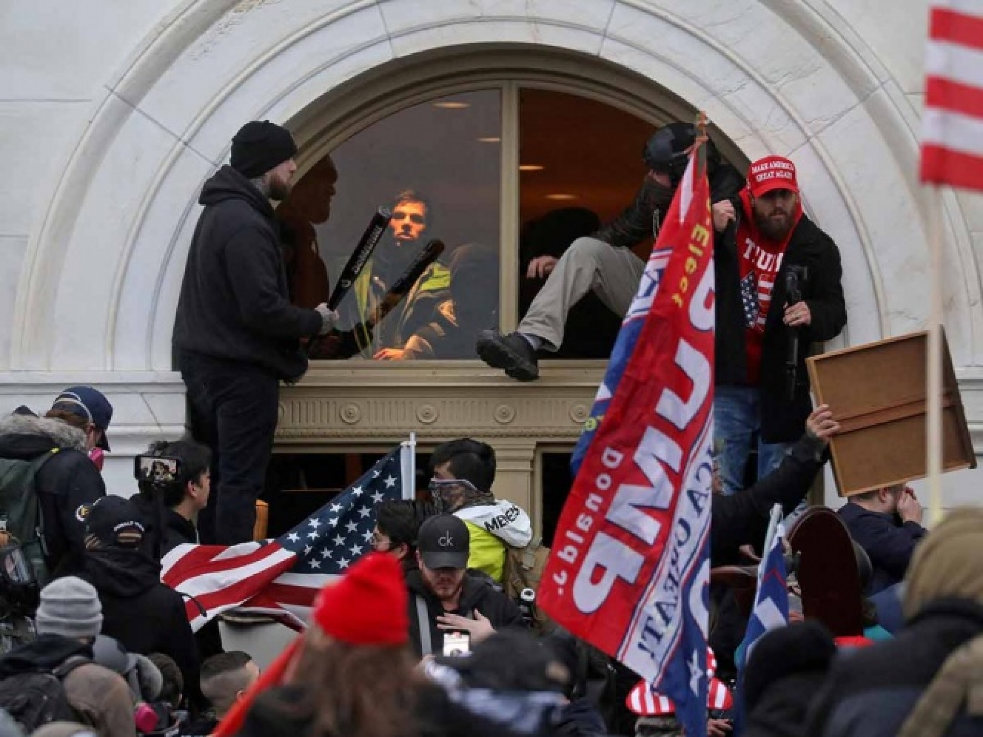 "Trump nos invitó", aseguran acusados del asalto al Capitolio