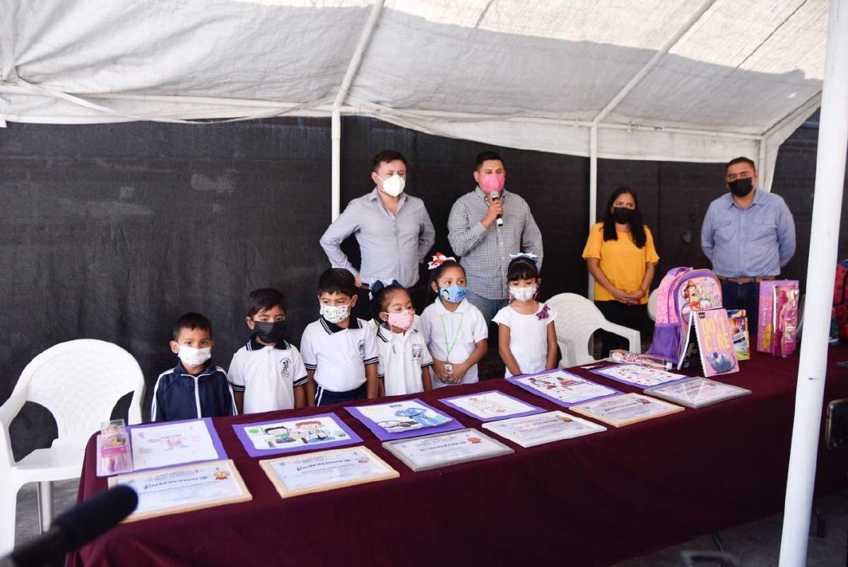 Entrega DIF Jojutla premios a ganadores de concurso de dibujo