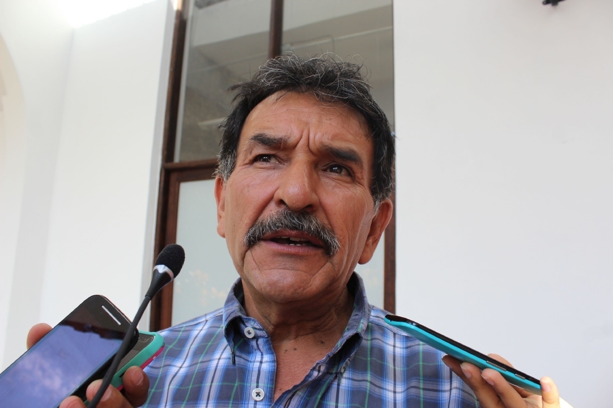 Taxistas piratas temen no recibir concesiones