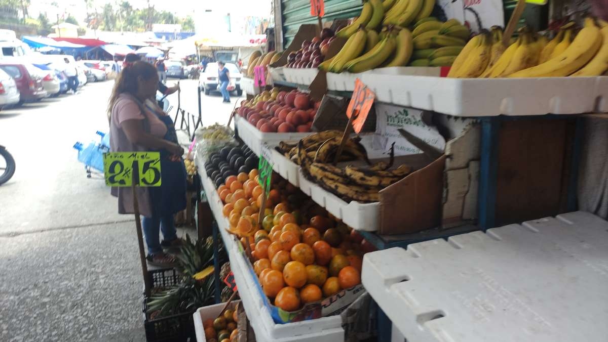 Las lluvias aumentaron el precio de la fruta