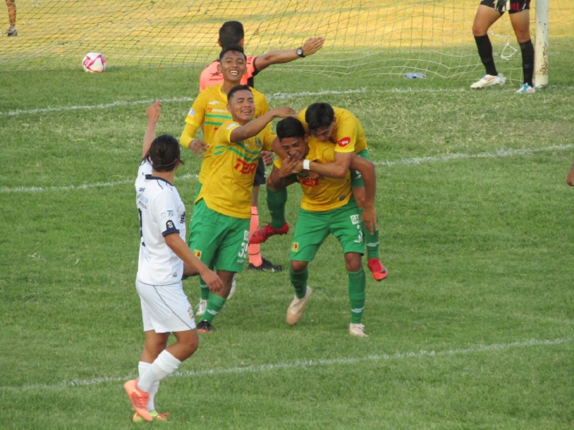 Cuautla suma tres puntos de oro
