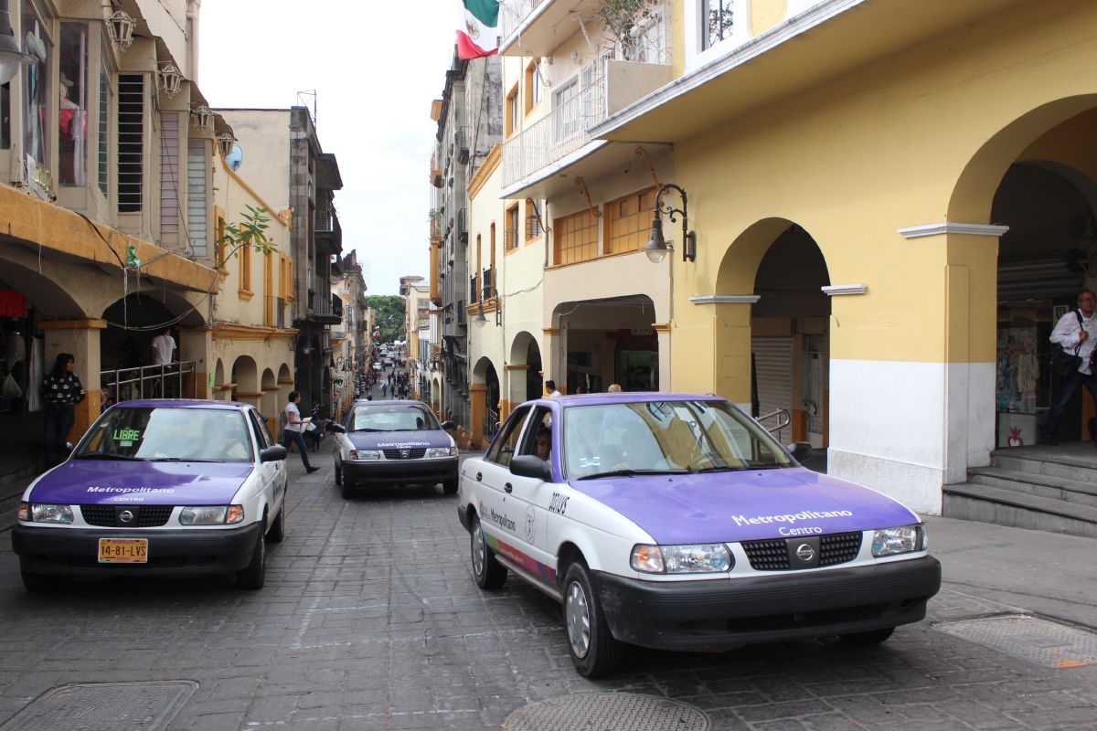 Taxistas piden que se les aplique el “Hoy no circula”