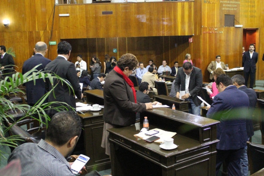 Aprueban ley de adopciones de niños y adolescentes