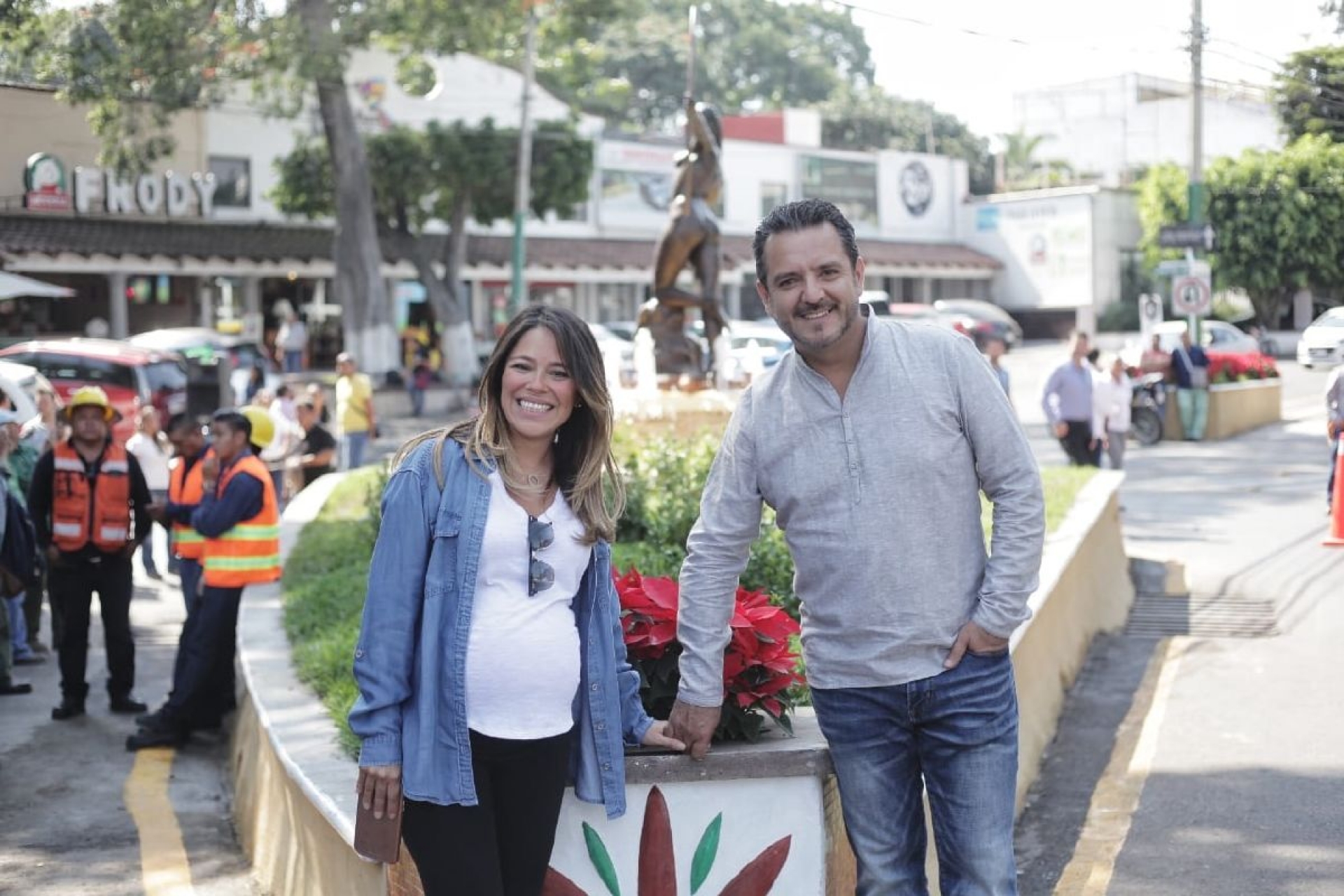 Alcalde  inaugura  glorieta y escultura  de la  “diana cazadora”