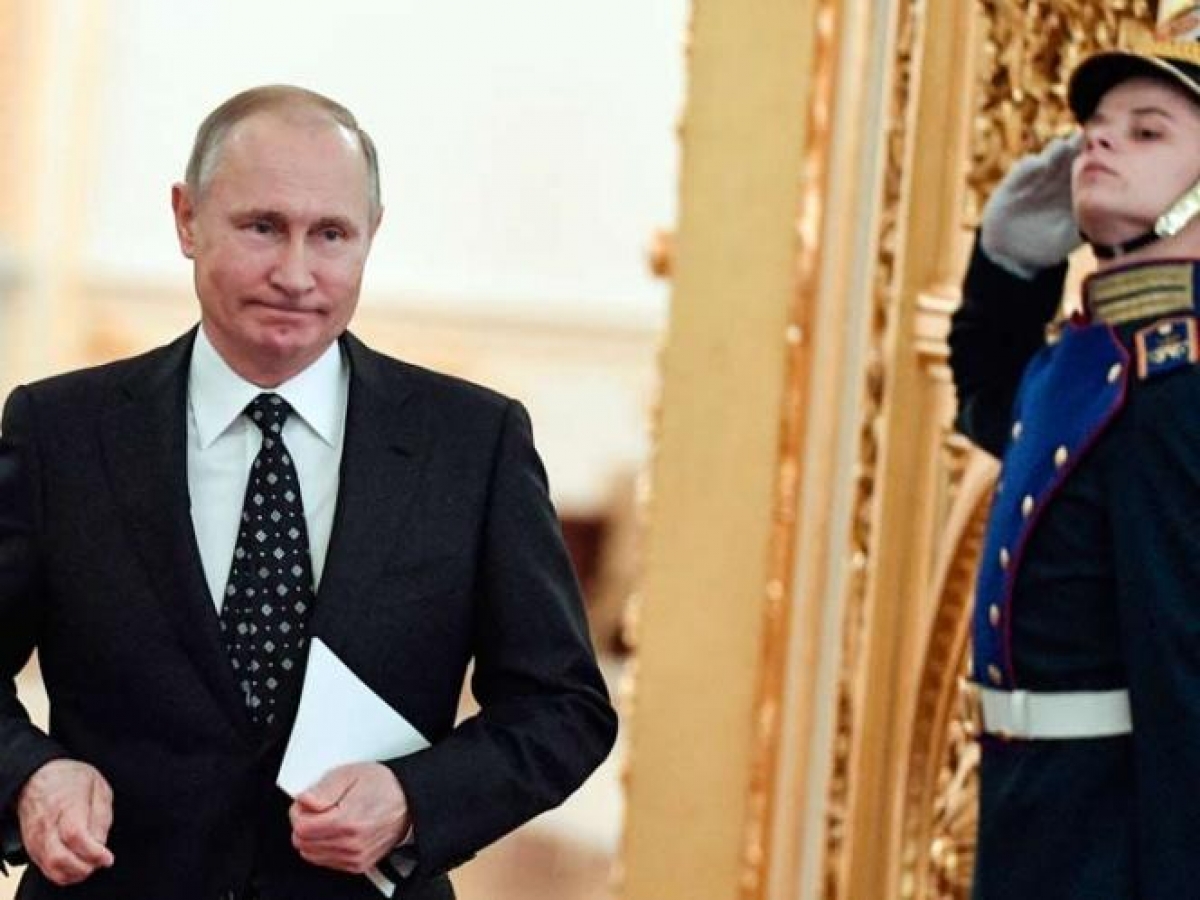 Putin presenta solicitud como candidato presidencial