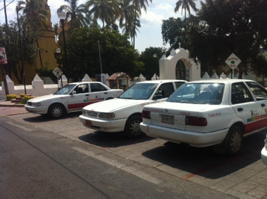 Piden frenar el ingreso de taxis metropolitanos a los municipios de la zona poniente