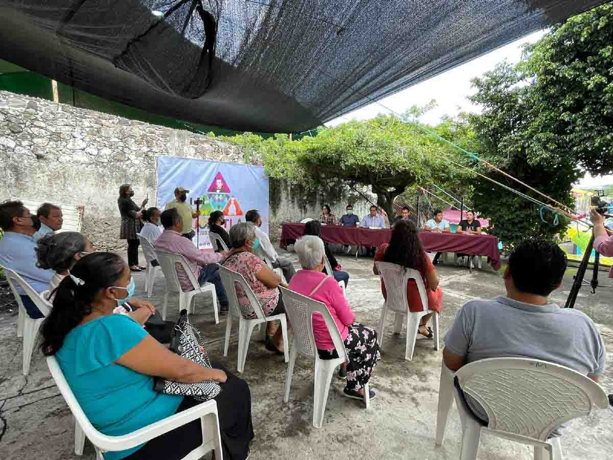 Vecinos de Tlatenchi solicitan obra pública