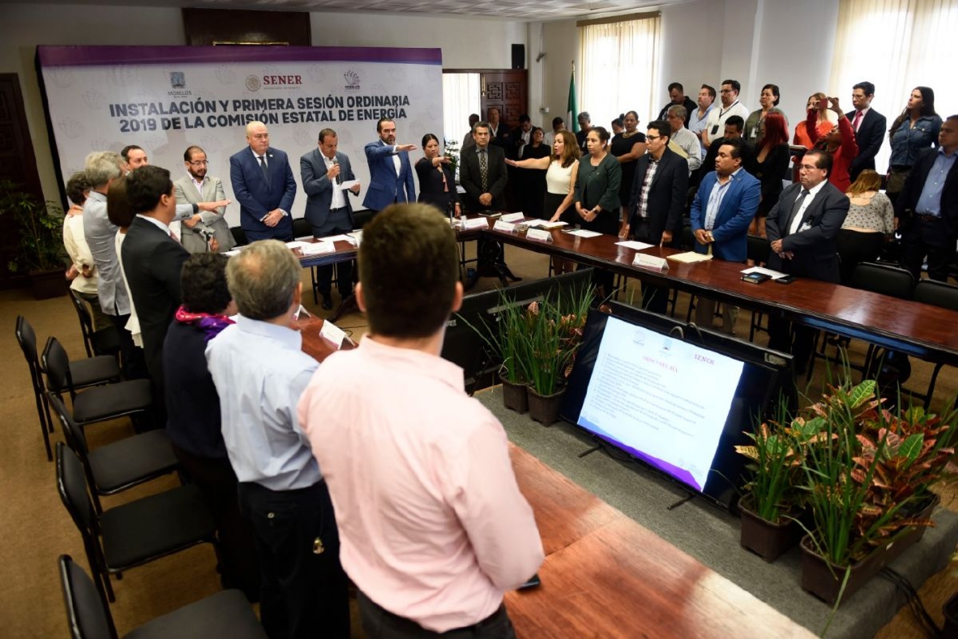 Instala Cuauhtémoc Blanco Comisión Estatal de Energía