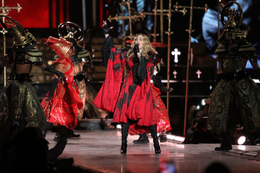 Madonna dedica a Frida Kahlo primer concierto en DF