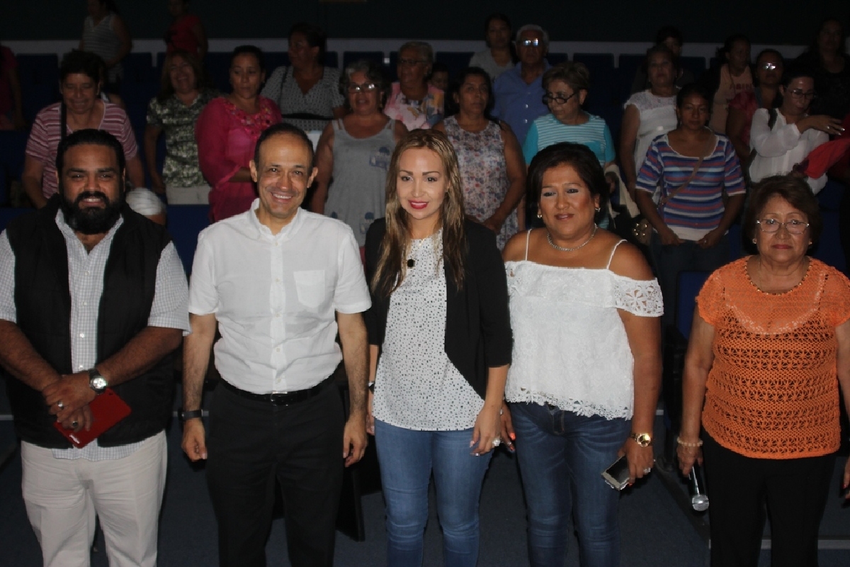 Imparten en el Hospital de la Mujer la conferencia ¿Enseñas valores o a valorar?