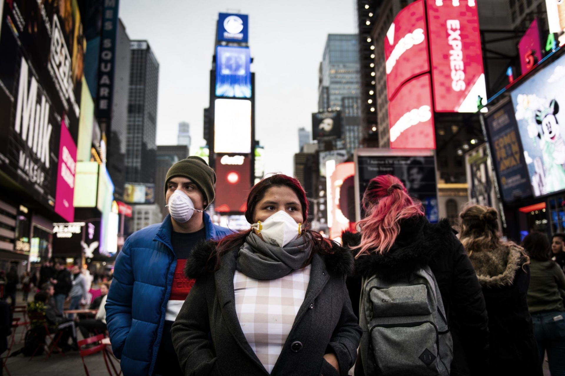 EEUU avala las reuniones sin mascarilla entre personas vacunadas