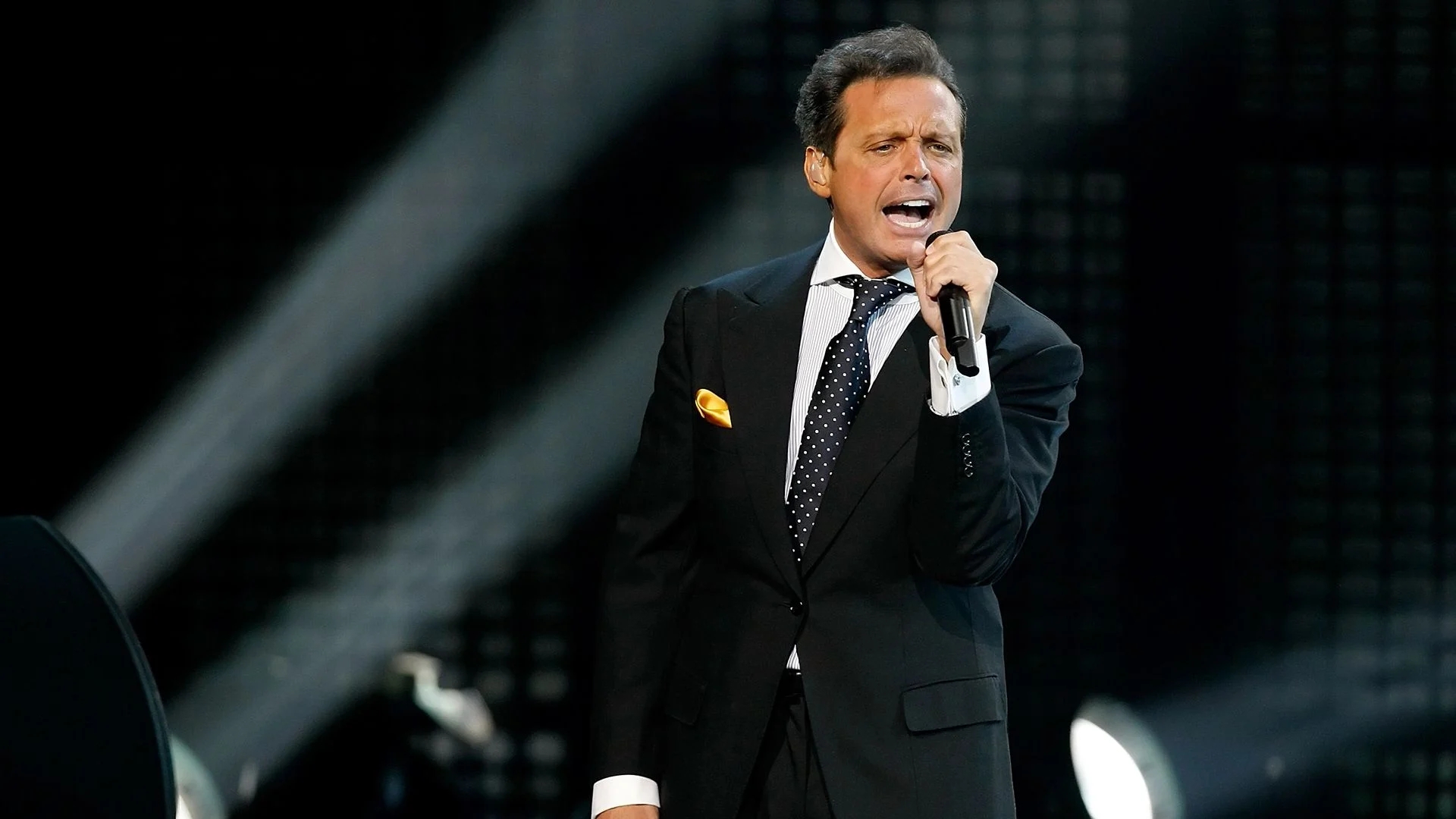 Luis Miguel se convierte en el artista con la gira más taquillera del 2024