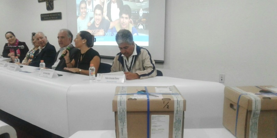 Realizan apertura de paquetes con resultados de exámenes para ingreso a la UAEM