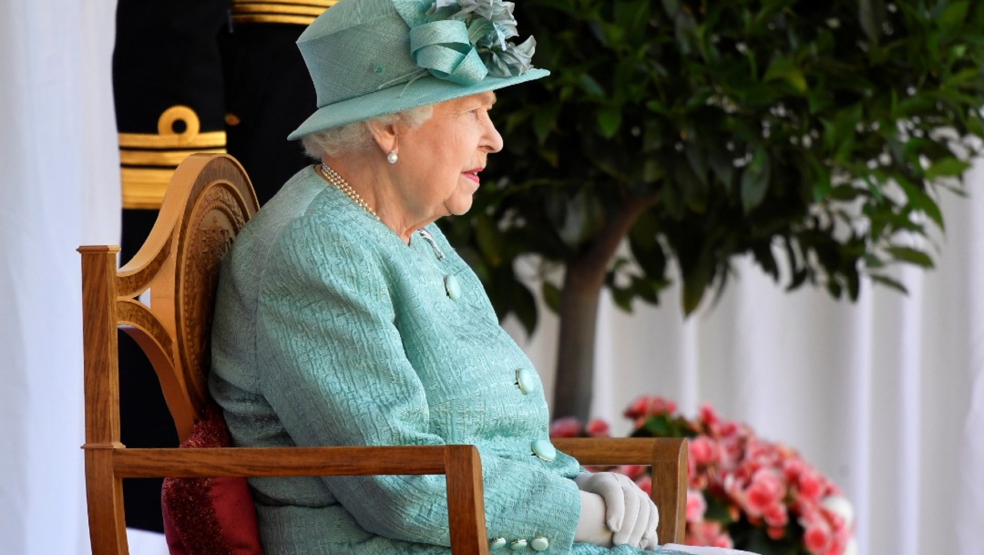 Isabel II celebra sus 69 años en el Trono británico