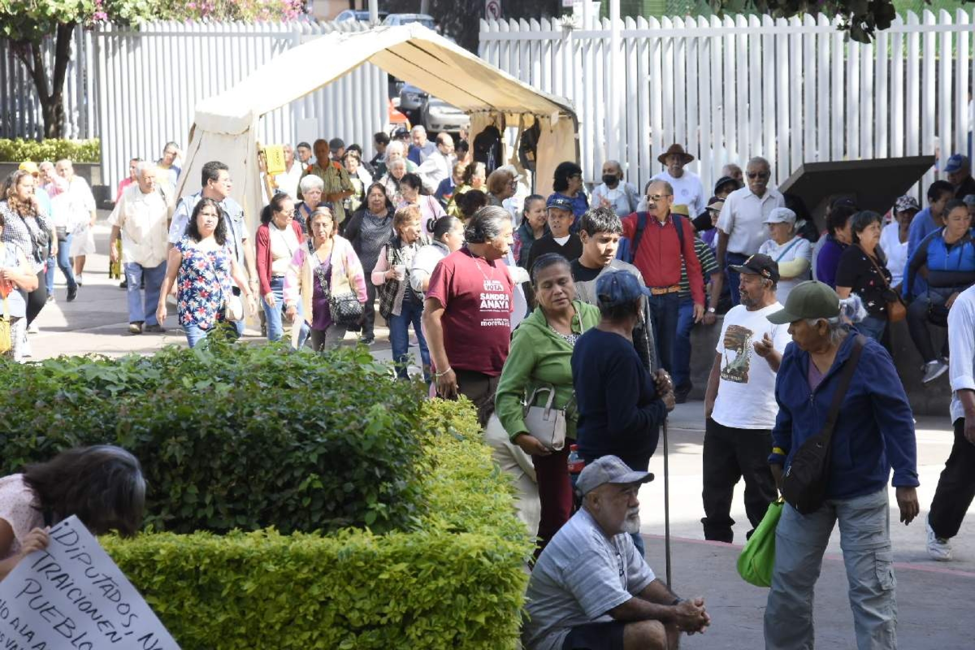 Exigen no se aumenten impuestos municipales