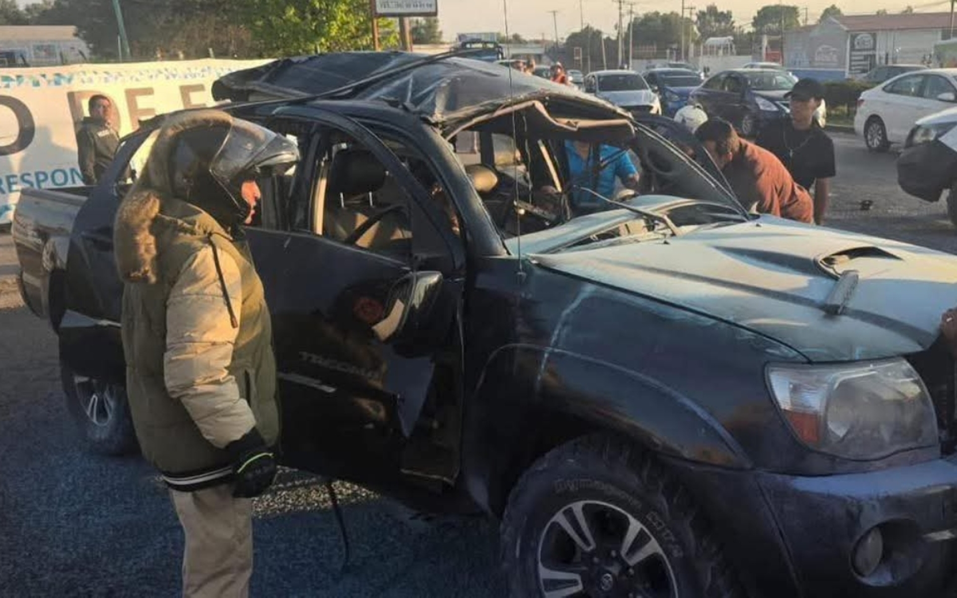 Explosión de camioneta en Tecámac deja dos personas fallecidas