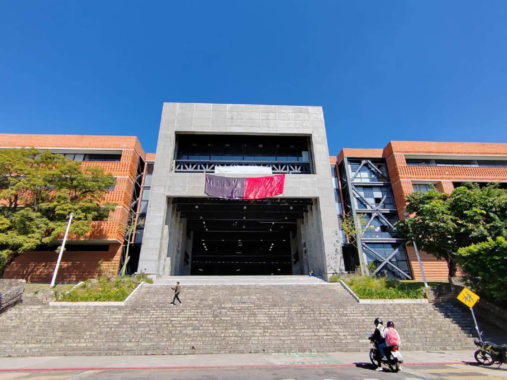 Será de ocho horas el paro de labores en la UAEM
