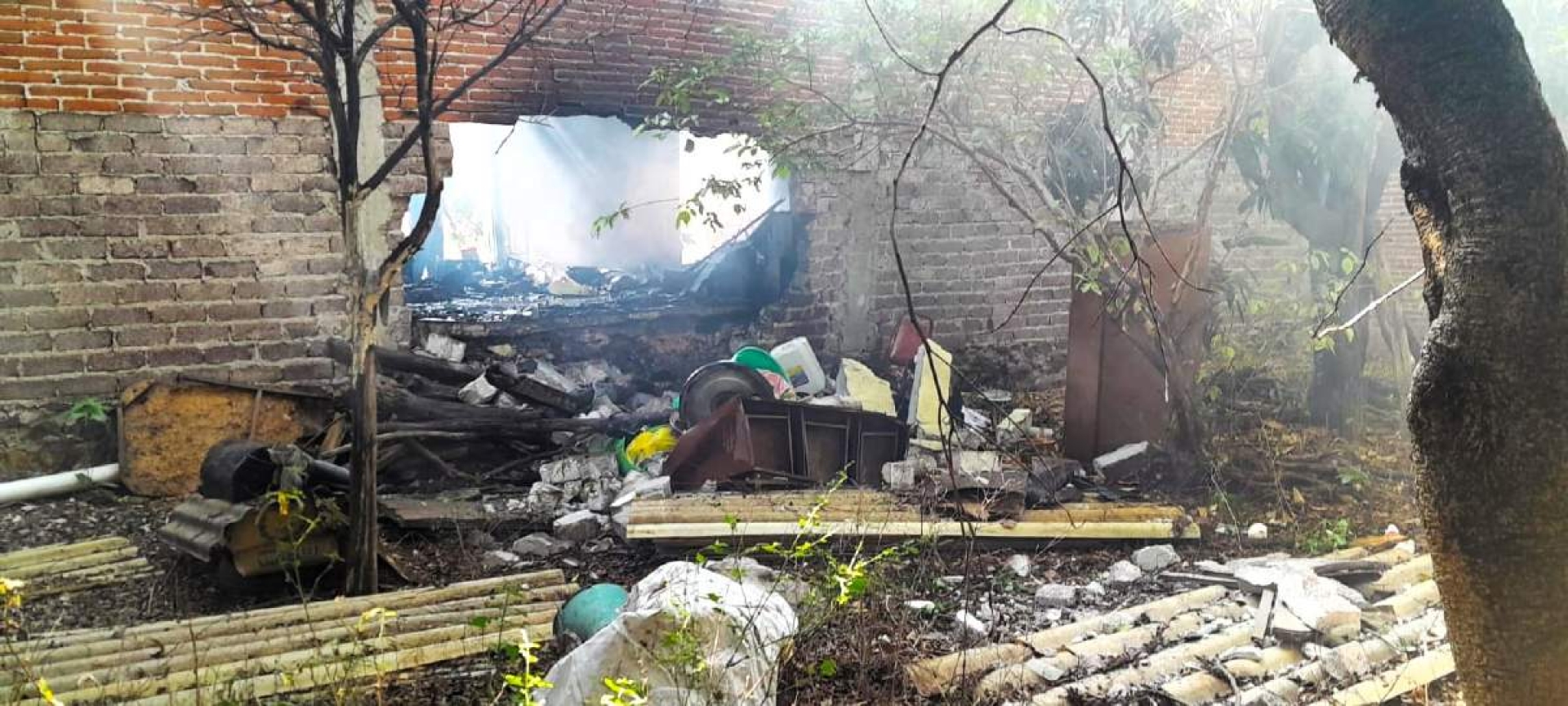 Explotan cohetes en una vivienda de Yecapixtla