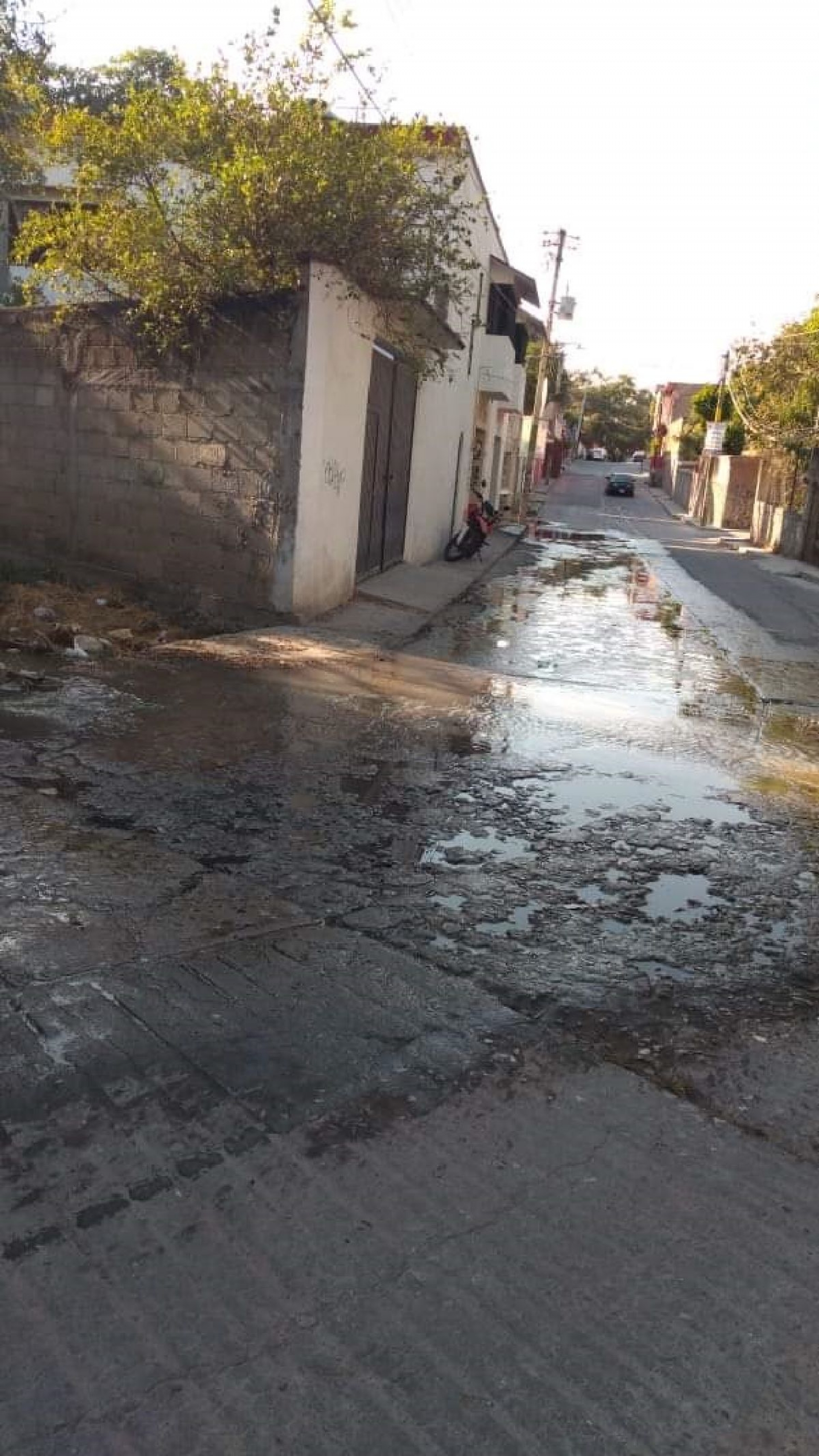 Arreglo provisional a una fuga de drenaje