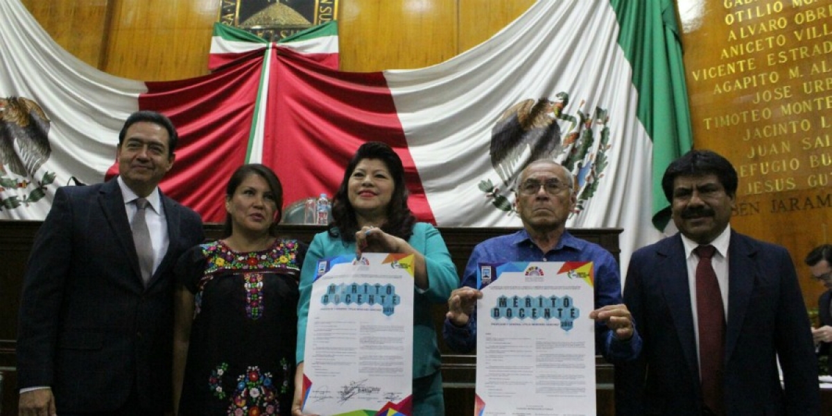 Emiten convocatoria al Mérito Docente 2017