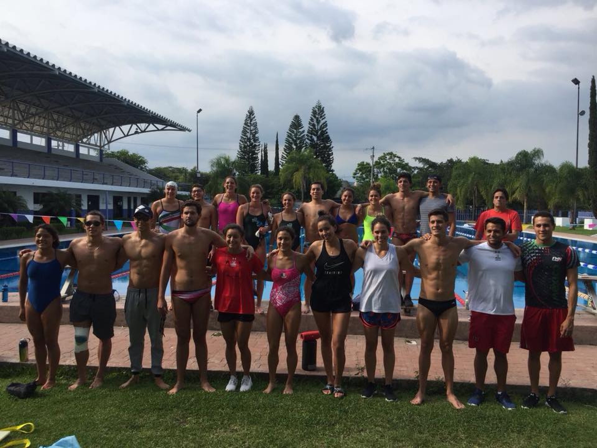 Selección nacional de natación se concentra en Morelos